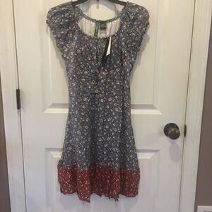 Luna Chix medium dress short sleeve